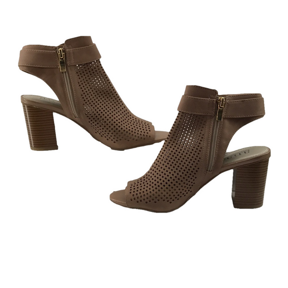 ANA TROUT—Wm’s Taupe Open Toe/Heel Mesh Ankle Sandals Stacked 3”Heel Side Zip—6M - Picture 6 of 16